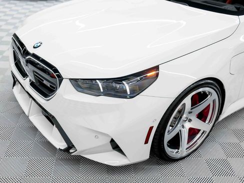 Used 2025 BMW M5 w/ Carbon Package AWD/4WD image 11
