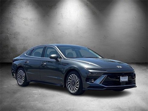 New 2025 Hyundai Sonata Limited image 2