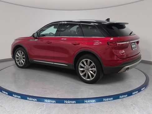 Used 2022 Lincoln Corsair AWD w/ Premium Package image 7