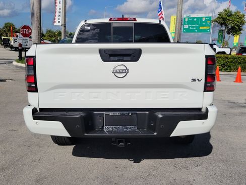Used 2022 Nissan Frontier SV image 6