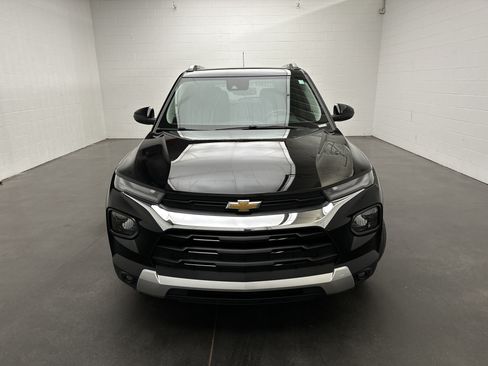 Used 2023 Chevrolet TrailBlazer LT w/ Convenience Package AWD/4WD image 3
