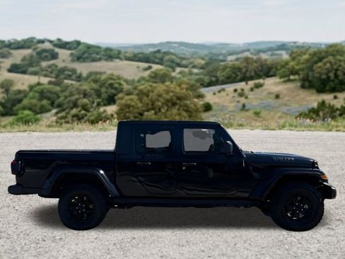 Used 2022 Jeep Gladiator Sport AWD/4WD image 13