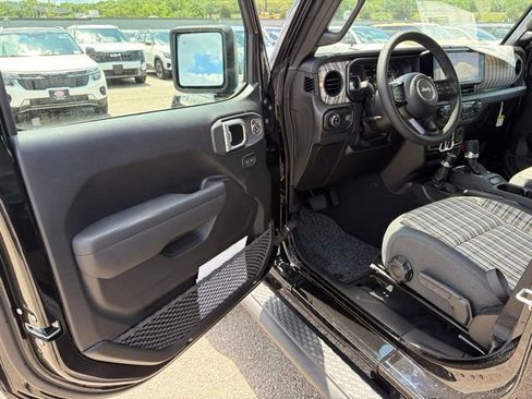 New 2026 Jeep Gladiator Sport AWD/4WD image 13