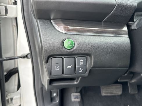 Used 2016 Honda CR-V Touring image 35