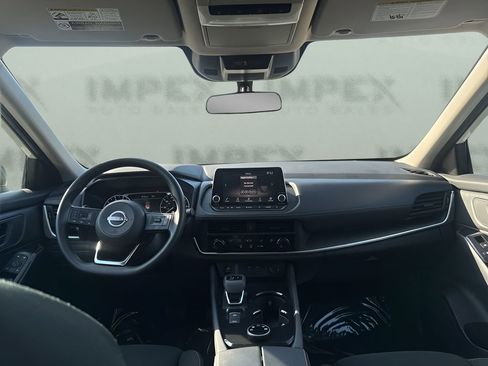 Used 2024 Nissan Rogue S image 11