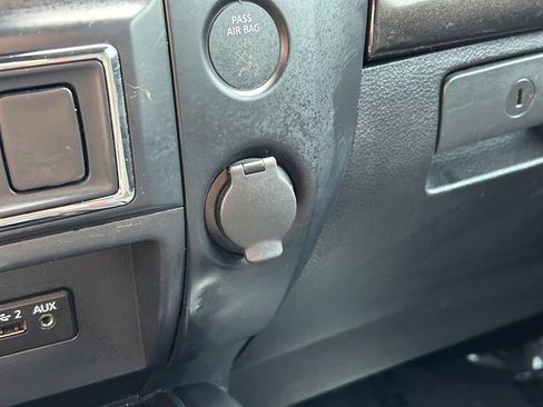 Used 2019 Nissan Titan SV w/ SV Convenience Package AWD/4WD image 31