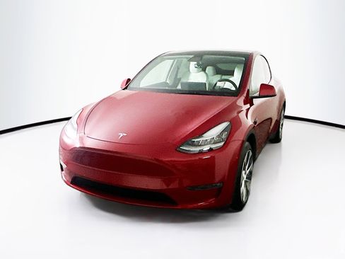 Used 2021 Tesla Model Y Long Range image 3