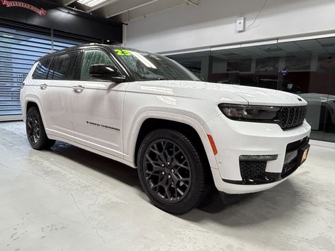 Certified 2023 Jeep Grand Cherokee L Summit AWD/4WD image 13