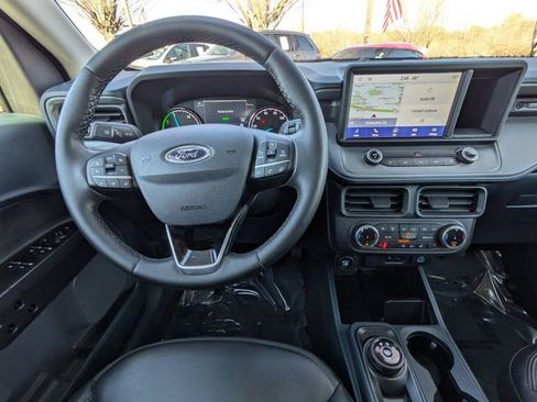 Used 2023 Ford Maverick Lariat w/ Lariat Luxury Package image 16