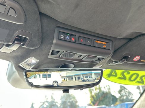 Used 2024 Chevrolet Corvette Stingray Premium Conv w/ Z51 Performance Package image 20