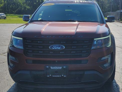 Used 2016 Ford Explorer Sport w/ Equipment Group 401A AWD/4WD image 2