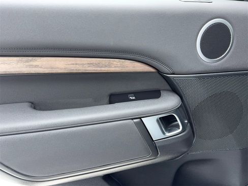 Used 2020 Land Rover Discovery HSE image 47