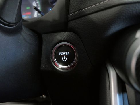 Certified 2025 Toyota RAV4 XLE image 31