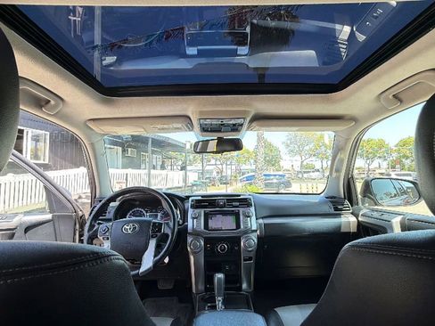 Used 2015 Toyota 4Runner SR5 Premium RWD image 31