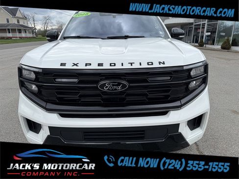Used 2025 Ford Expedition Platinum w/ Stealth Appearance Package image 13