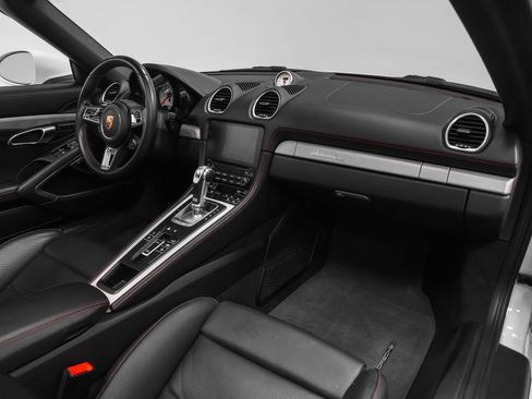 Certified 2022 Porsche 718 Boxster RWD image 33
