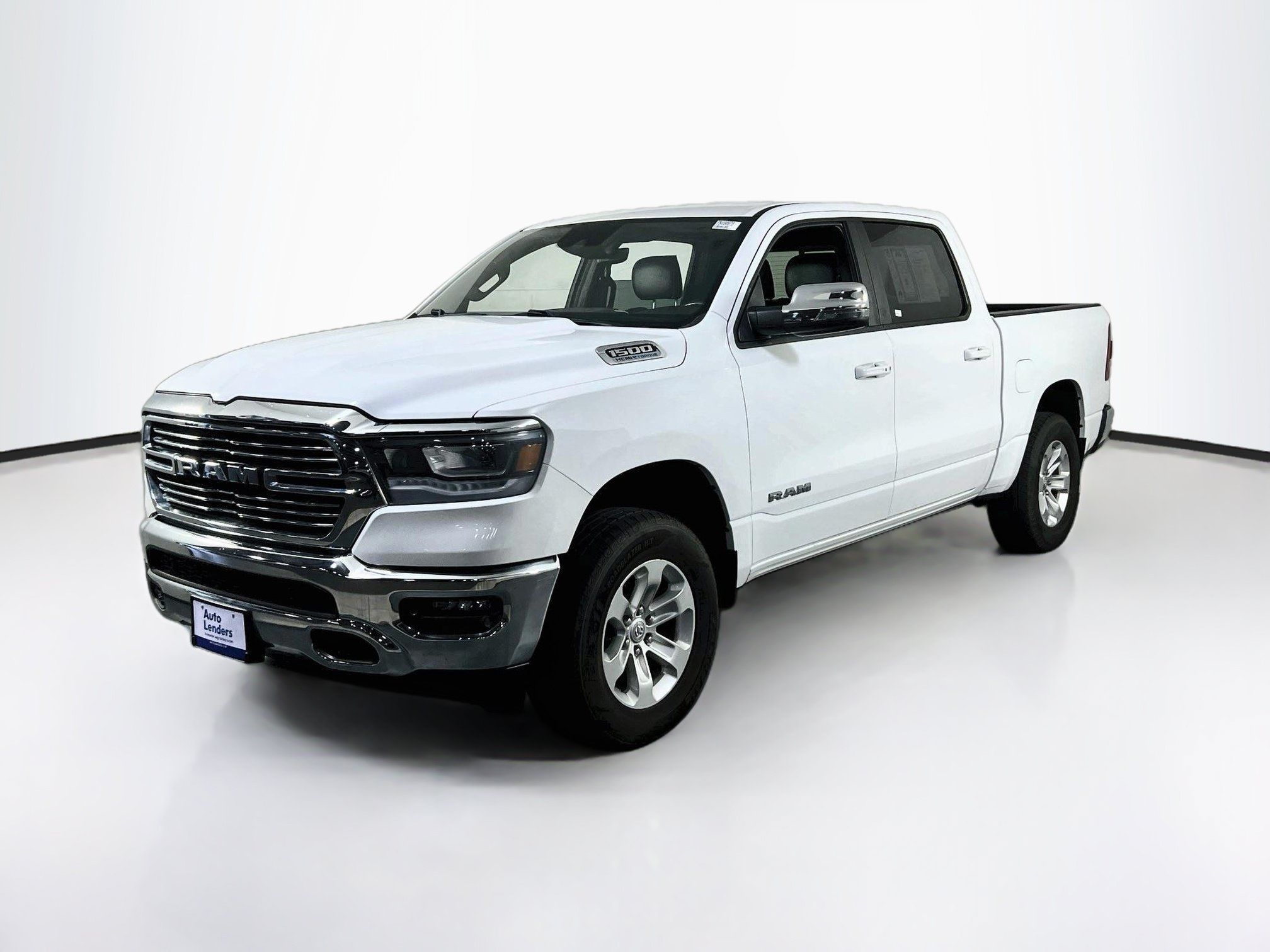 Used 2023 RAM 1500 Laramie AWD/4WD image 1