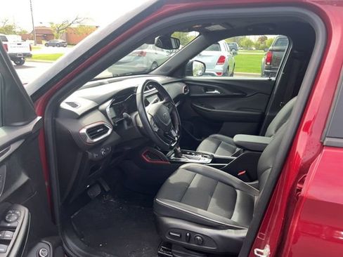 Used 2021 Chevrolet TrailBlazer RS w/ Sun and Liftgate Package AWD/4WD image 9