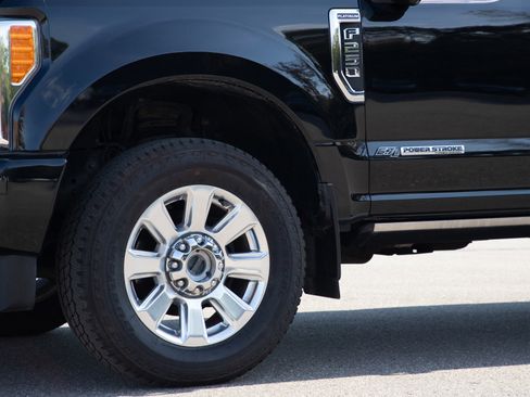 Used 2019 Ford F250 Platinum w/ Platinum Ultimate Package image 30