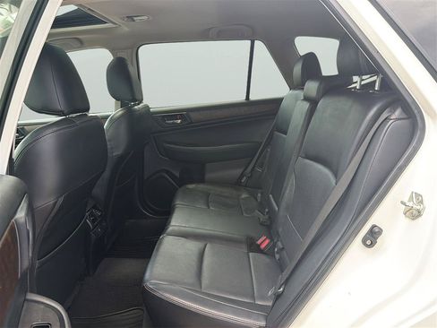 Used 2017 Subaru Outback 2.5i Limited AWD/4WD image 18