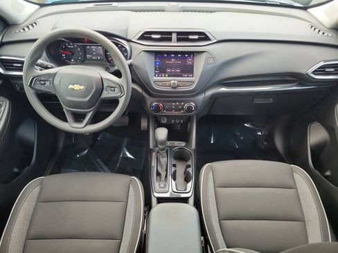 Used 2021 Chevrolet TrailBlazer LT FWD image 12