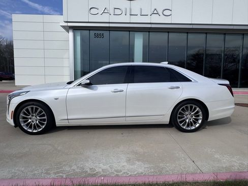 Used 2019 Cadillac CT6 Luxury image 2