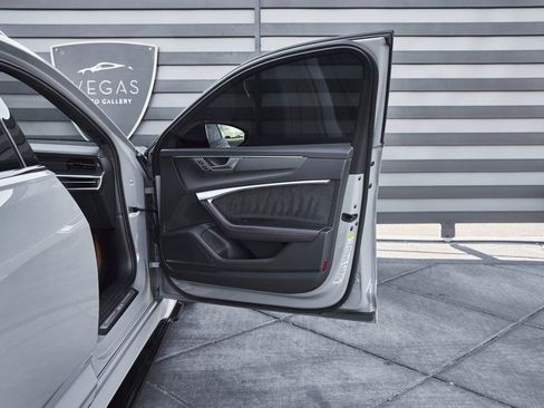 Used 2021 Audi RS 6 w/ Executive Package image 26