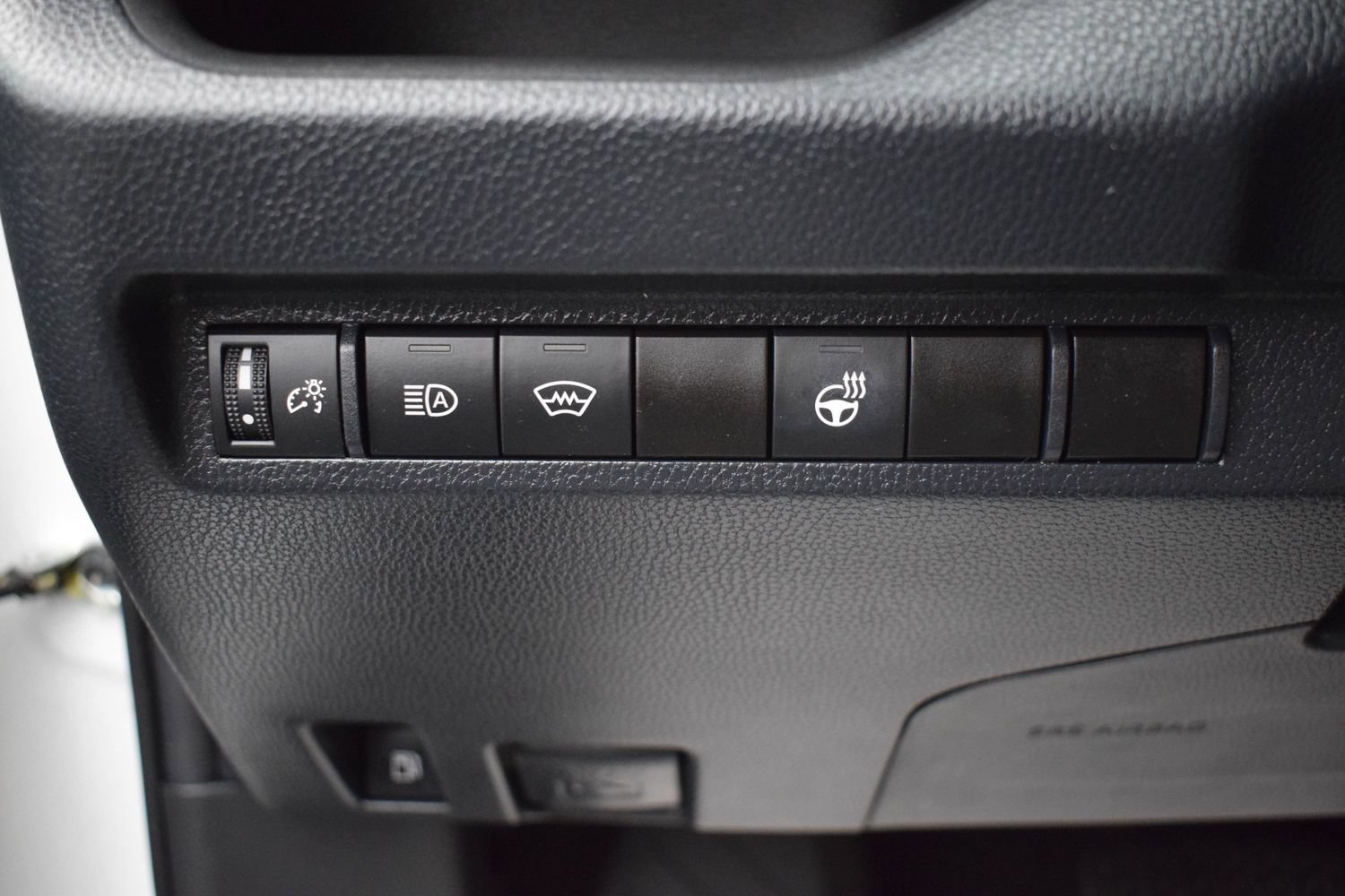 Used 2023 Toyota RAV4 XLE w/ XLE Grade Weather Package AWD/4WD image 15