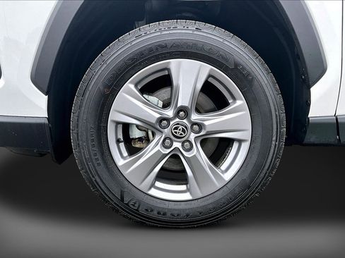Used 2025 Toyota RAV4 XLE AWD/4WD image 8