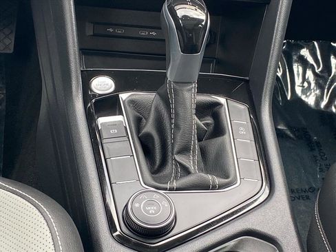Certified 2023 Volkswagen Taos SEL AWD/4WD image 11