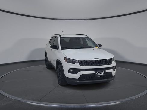 Certified 2025 Jeep Compass Latitude w/ Convenience Group AWD/4WD image 3