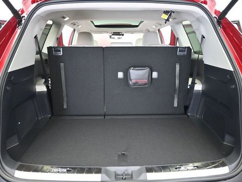 Certified 2025 Toyota Grand Highlander AWD image 40