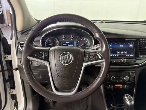 Used 2021 Buick Encore Preferred AWD/4WD image 15