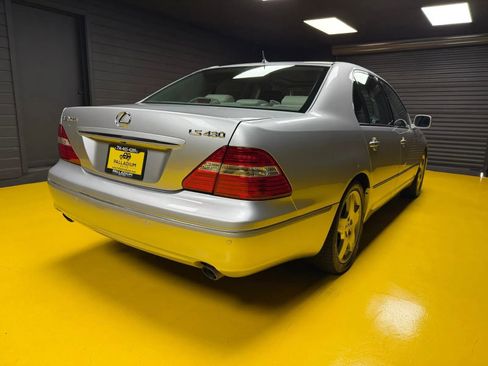 Used 2004 Lexus LS 430 RWD image 6