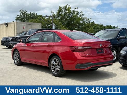 Used 2023 Volkswagen Jetta SE FWD image 9