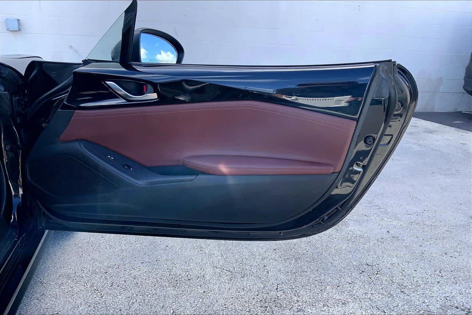 Used 2019 MAZDA MX-5 Miata RF Grand Touring w/ GT-S Package RWD image 27