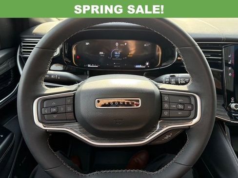 Used 2022 Jeep Wagoneer Series III w/ Premium Group I image 7