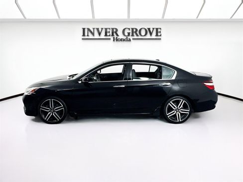 Used 2016 Honda Accord Touring image 8