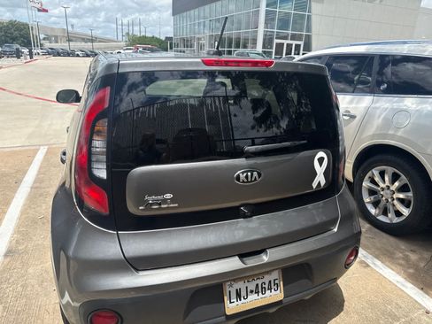 Used 2019 Kia Soul FWD image 5