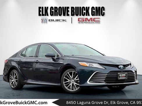 Used 2021 Toyota Camry XLE w/ Navigation Upgrade Package image 1