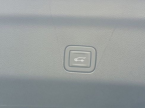 New 2026 GMC Yukon Denali w/ Denali Reserve Package AWD/4WD image 38
