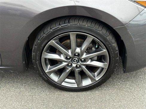 Used 2018 MAZDA MAZDA3 Grand Touring image 5