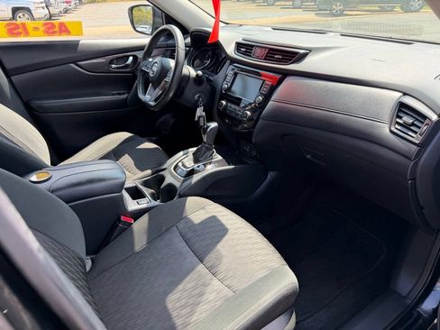 Used 2019 Nissan Rogue S w/ Special Edition Package FWD image 18