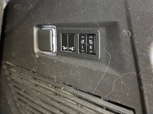 Used 2022 GMC Yukon Denali AWD/4WD image 26