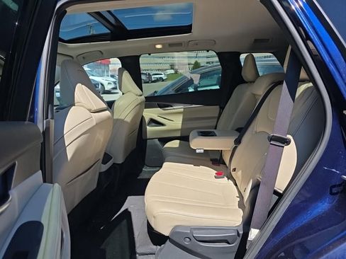 Used 2023 INFINITI QX60 Luxe w/ Performance Audio Package image 12