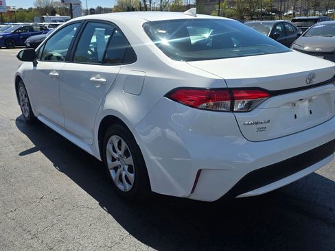 Used 2020 Toyota Corolla LE FWD image 6