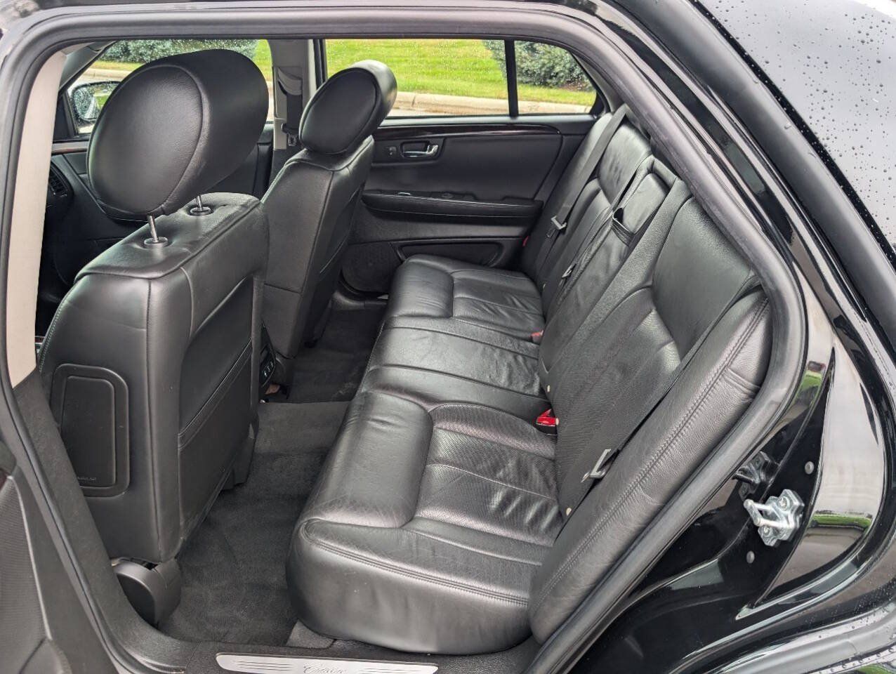 Used 2011 Cadillac DTS Premium FWD image 13