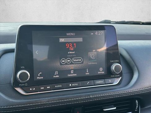 Used 2021 Nissan Rogue SV image 13