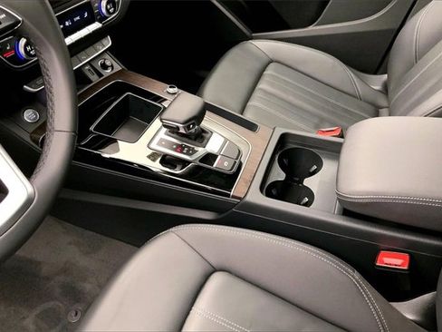Certified 2023 Audi Q5 2.0T Premium w/ Convenience Package image 17