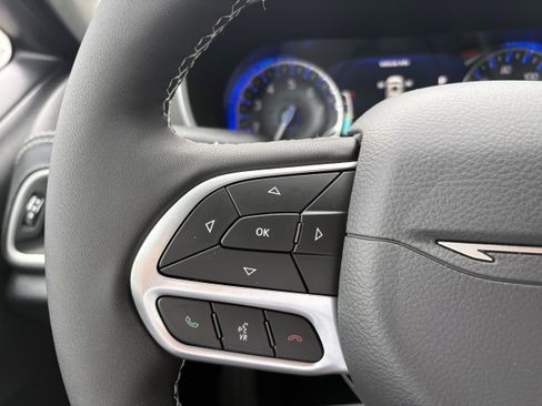 New 2027 Chrysler Pacifica Select AWD/4WD image 20
